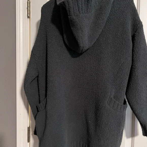 UGG NWT Gray cardigan and pants size S and XS/S - Picture 5 of 8